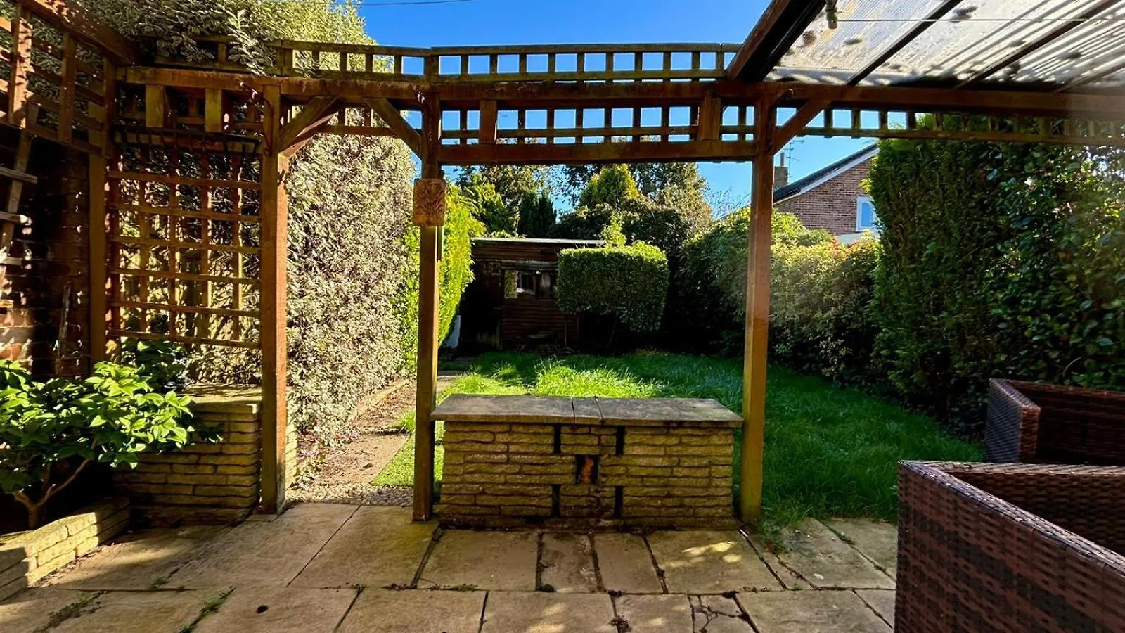 Maiden Lane, Crawley Spacious 3Br With Private Patio, Great For Long Stays, Contractors United Kingdom