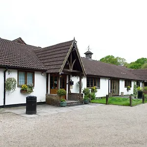 3* Hotel Little Foxes & Gatwick Airport Parking